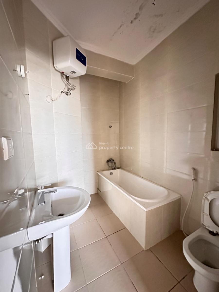 Lovley 3 Bedroom Apartment, Osapa, Lekki, Lagos, Flat / Apartment for Sale