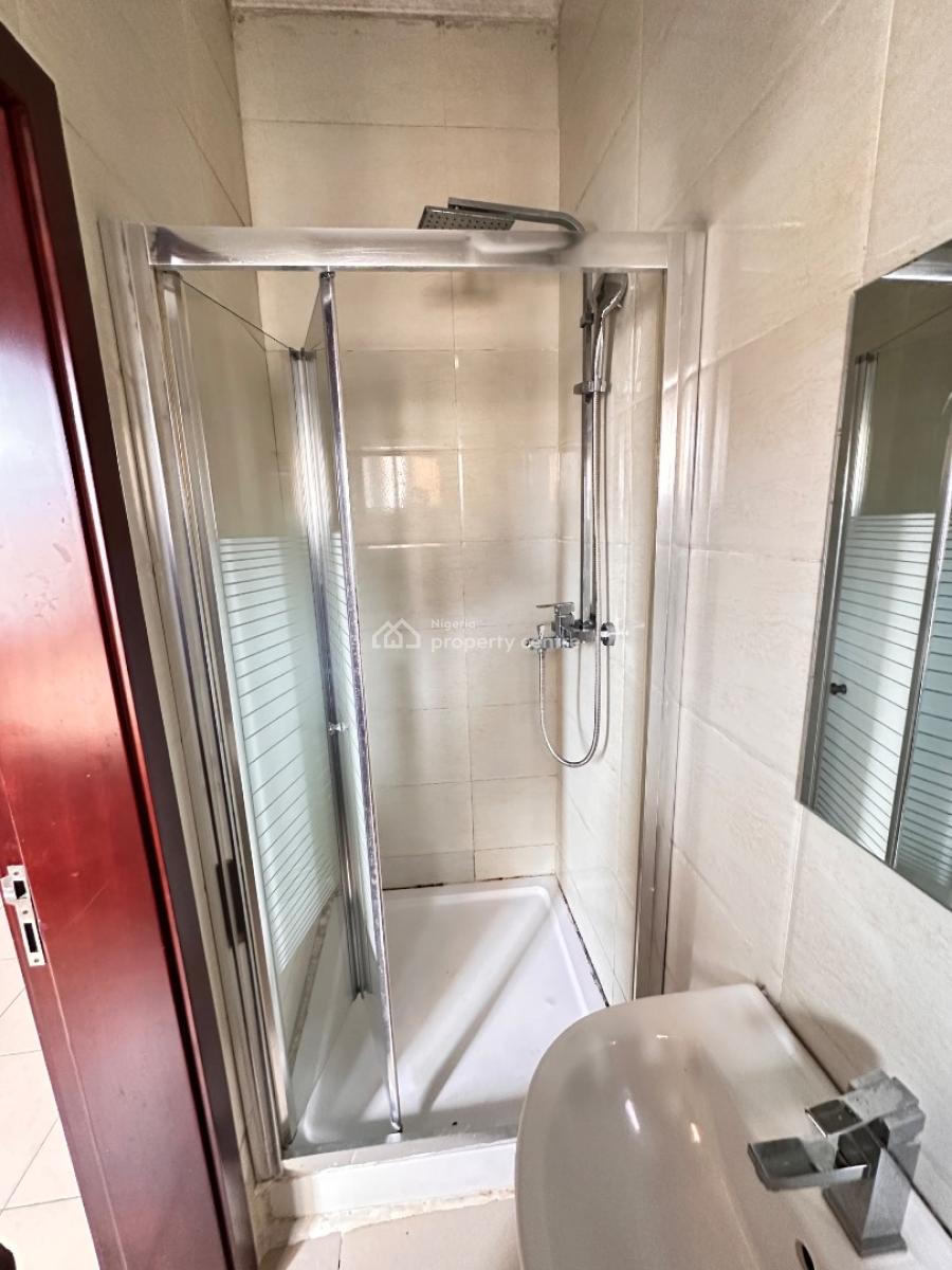 Lovley 3 Bedroom Apartment, Osapa, Lekki, Lagos, Flat / Apartment for Sale