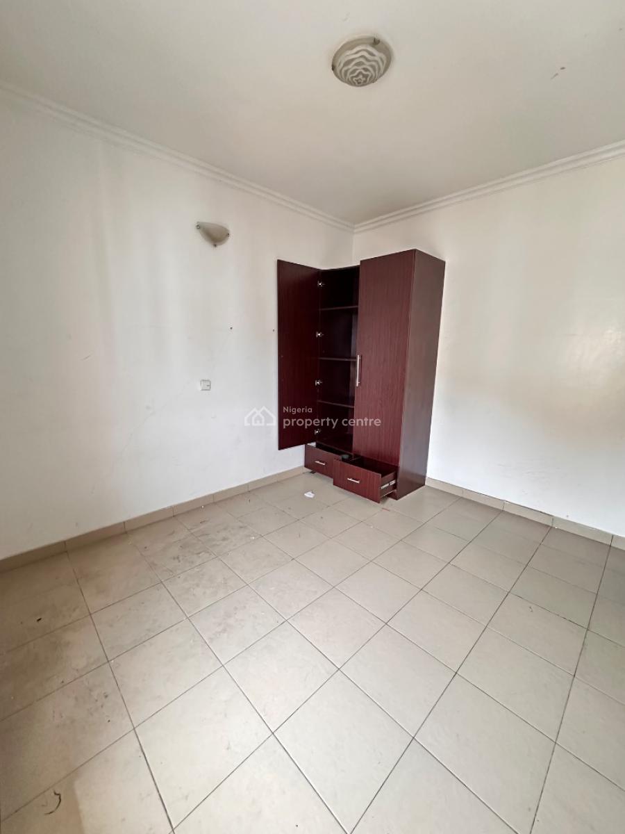 Lovley 3 Bedroom Apartment, Osapa, Lekki, Lagos, Flat / Apartment for Sale