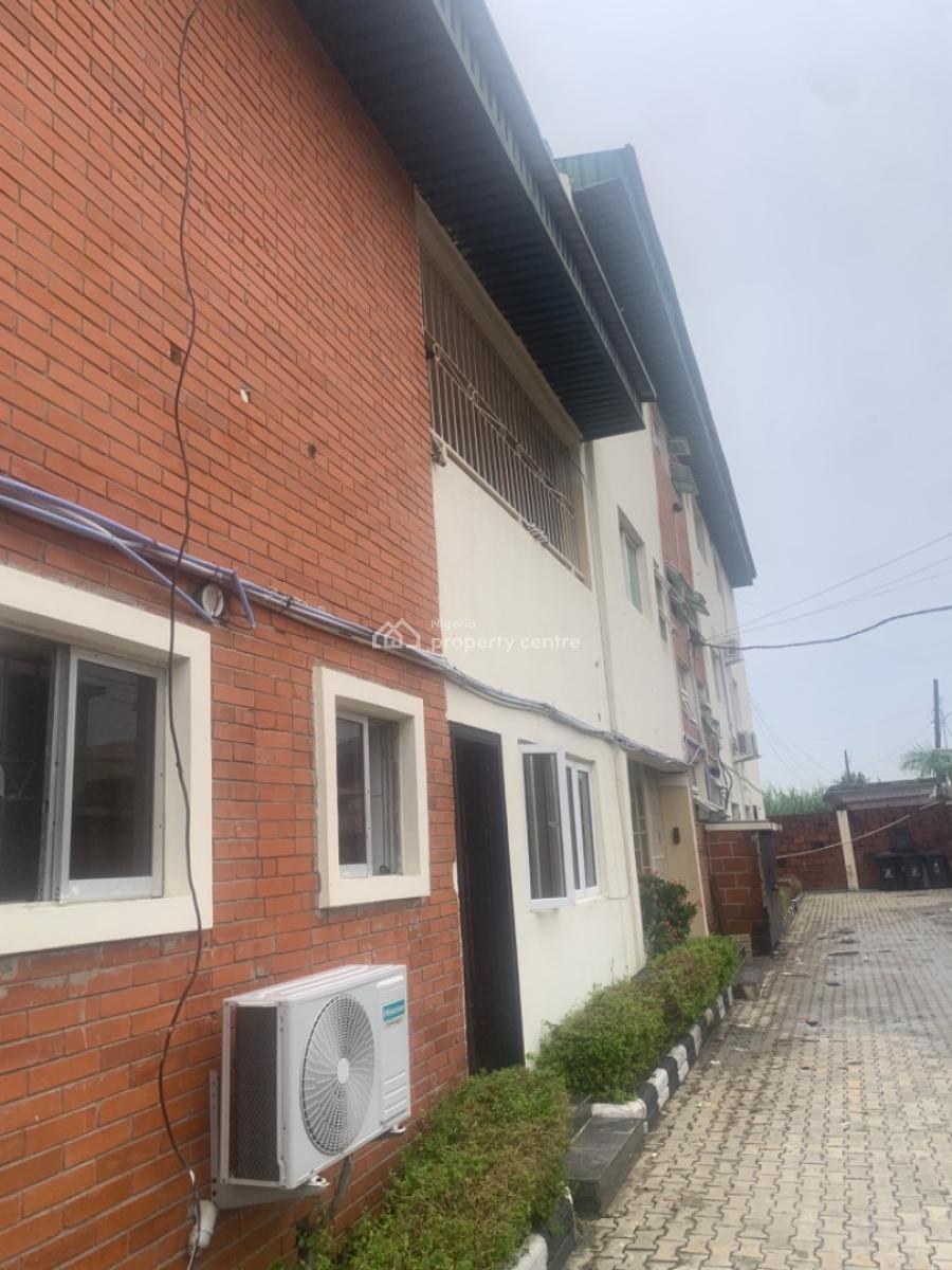 Newly Renovated Miniflat (downstairs), French Colony, Agungi, Lekki, Lagos, Mini Flat (room and Parlour) for Rent