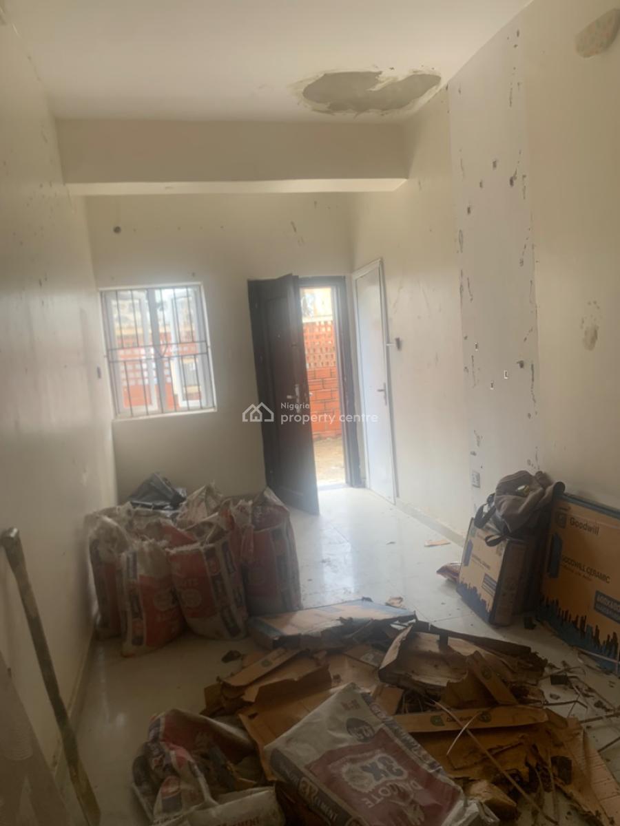 Newly Renovated Miniflat (downstairs), French Colony, Agungi, Lekki, Lagos, Mini Flat (room and Parlour) for Rent