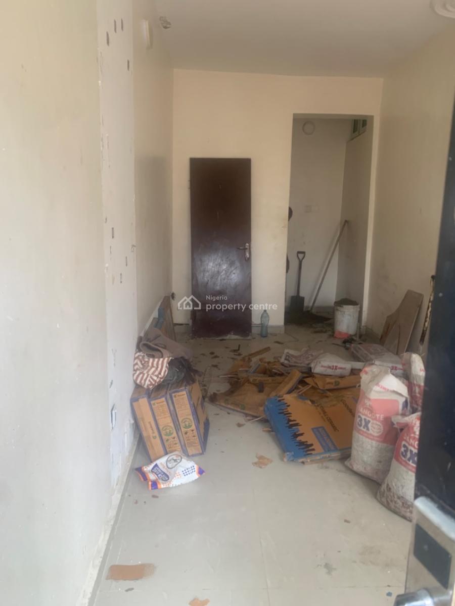 Newly Renovated Miniflat (downstairs), French Colony, Agungi, Lekki, Lagos, Mini Flat (room and Parlour) for Rent