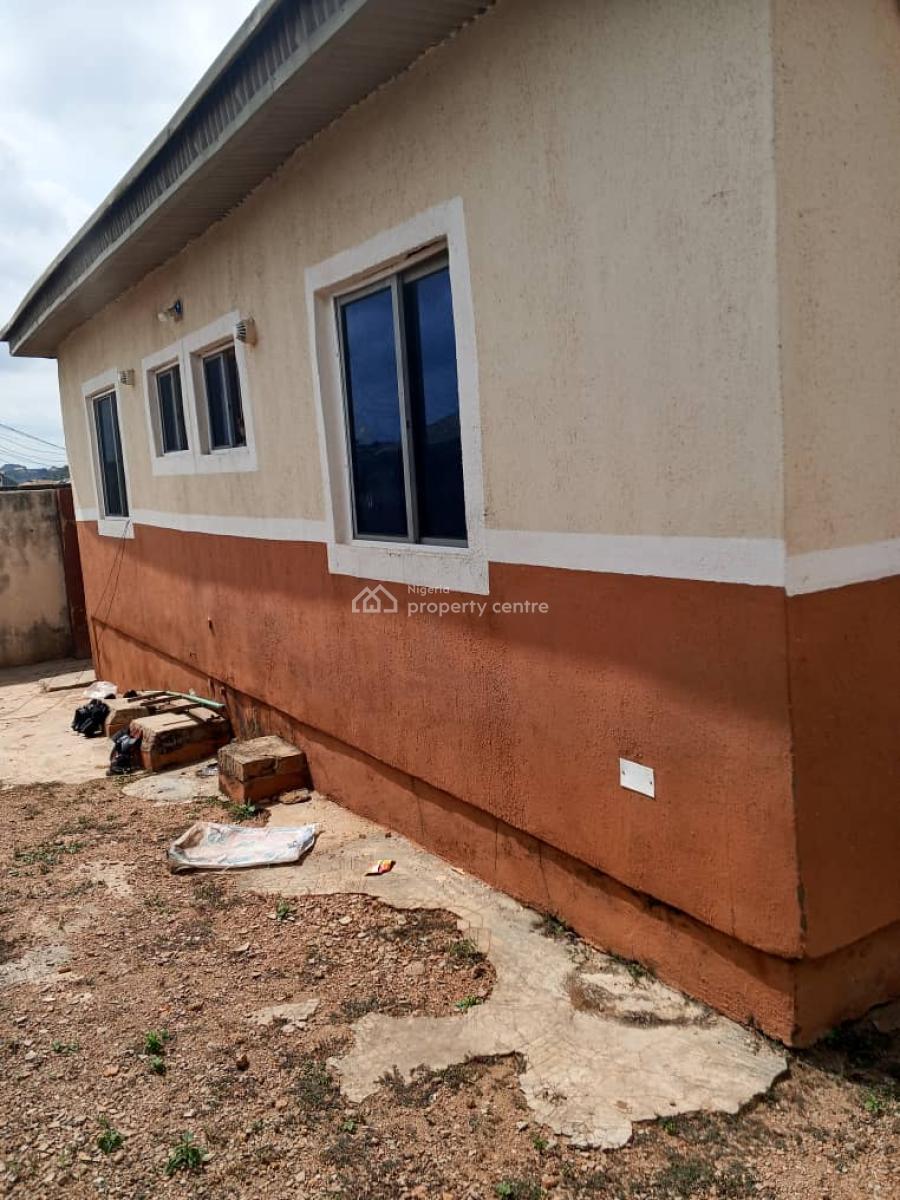 Exquisite Bungalow, New Ife Road, Ibadan, Oyo, Detached Bungalow for Sale
