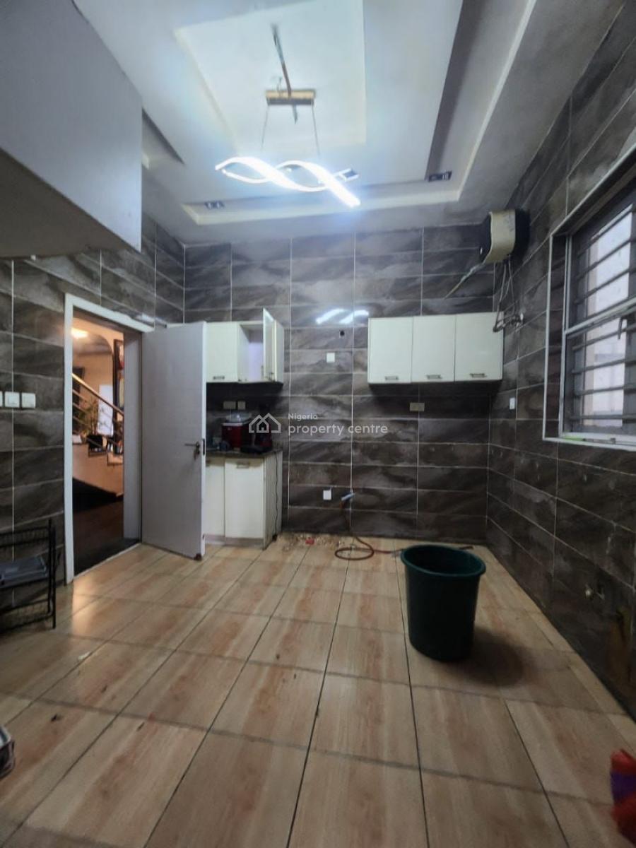 Distress 4bedroom Fully Detached Duplex Well Secured, Abraham Adesanya, Ajah, Lagos, Detached Duplex for Sale