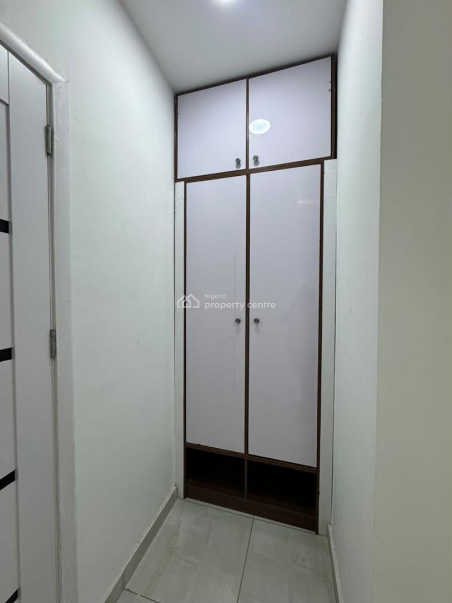 Luxury 3-bedroom Flat with Excellent Facility, Lekki Phase 1, Lekki, Lagos, Flat / Apartment for Sale