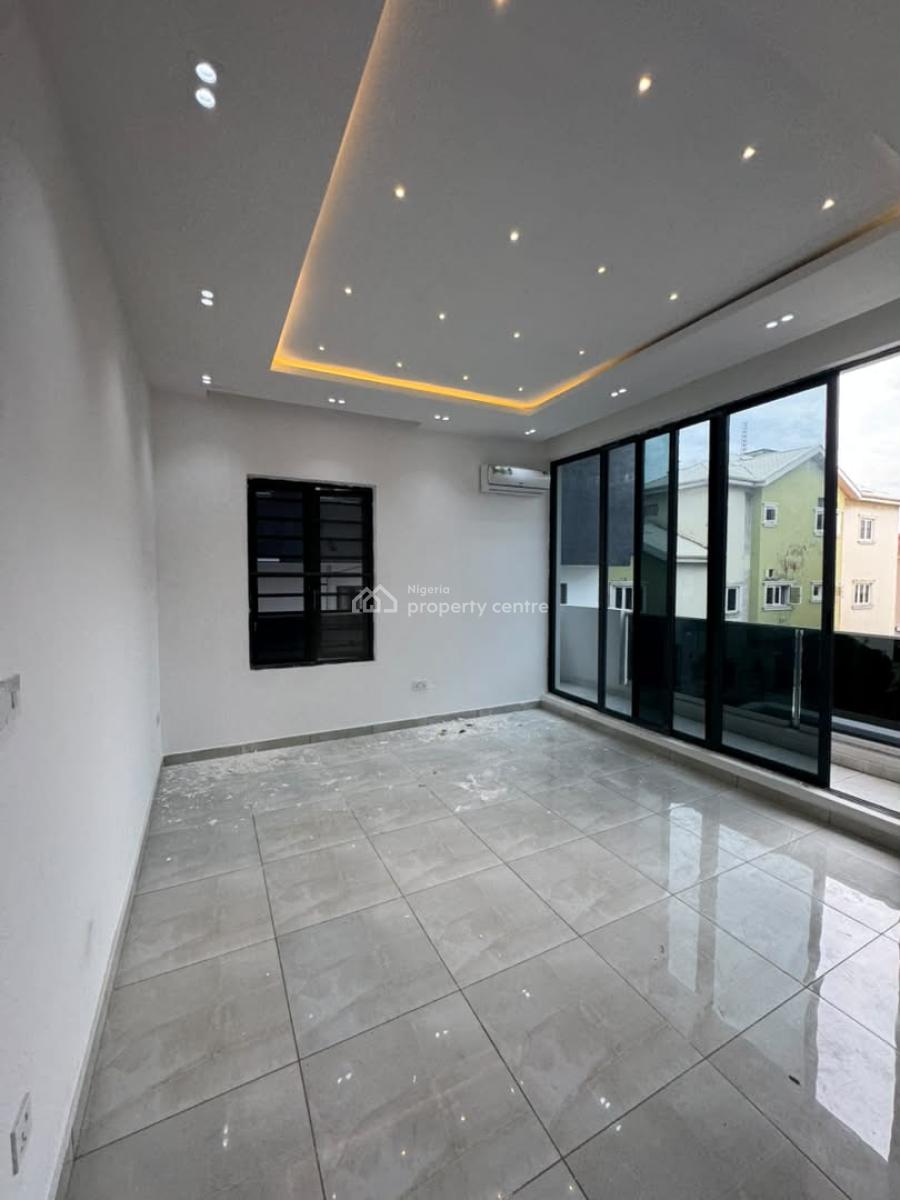 Luxury 3-bedroom Flat with Excellent Facility, Lekki Phase 1, Lekki, Lagos, Flat / Apartment for Sale