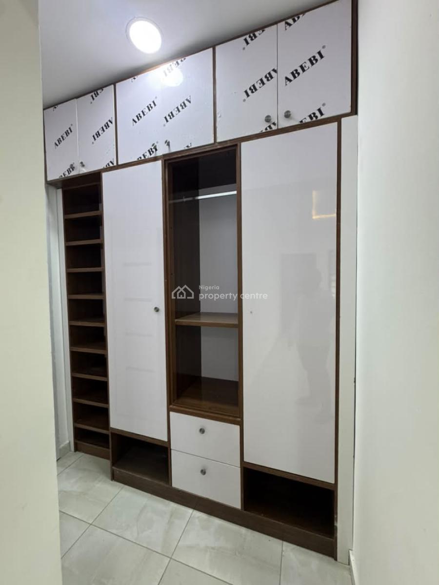Luxury 3-bedroom Flat with Excellent Facility, Lekki Phase 1, Lekki, Lagos, Flat / Apartment for Sale