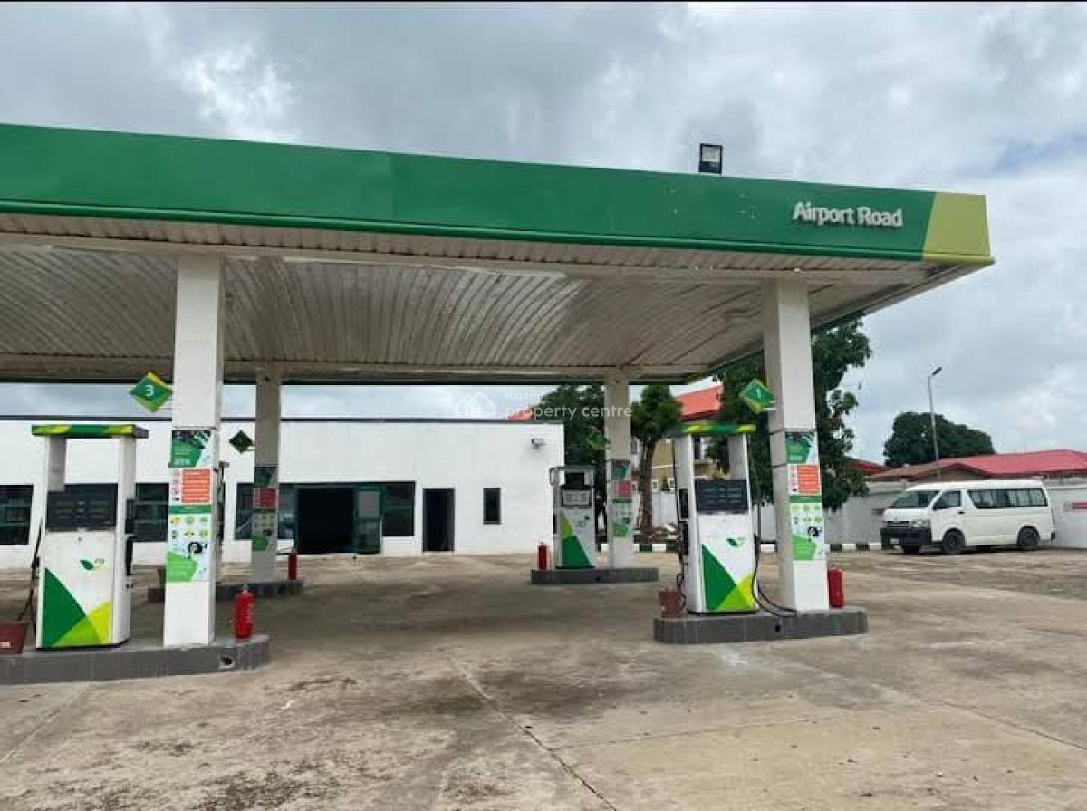 Hot Filling Station Along Airport Road, Airport, Lugbe District, Abuja, Filling Station for Sale