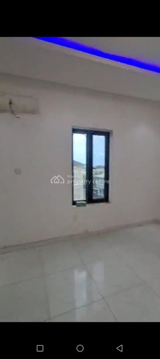 Large 2 Bedroom Apartment upstairs, Salem, Ikate, Lekki, Lagos, Flat / Apartment for Rent