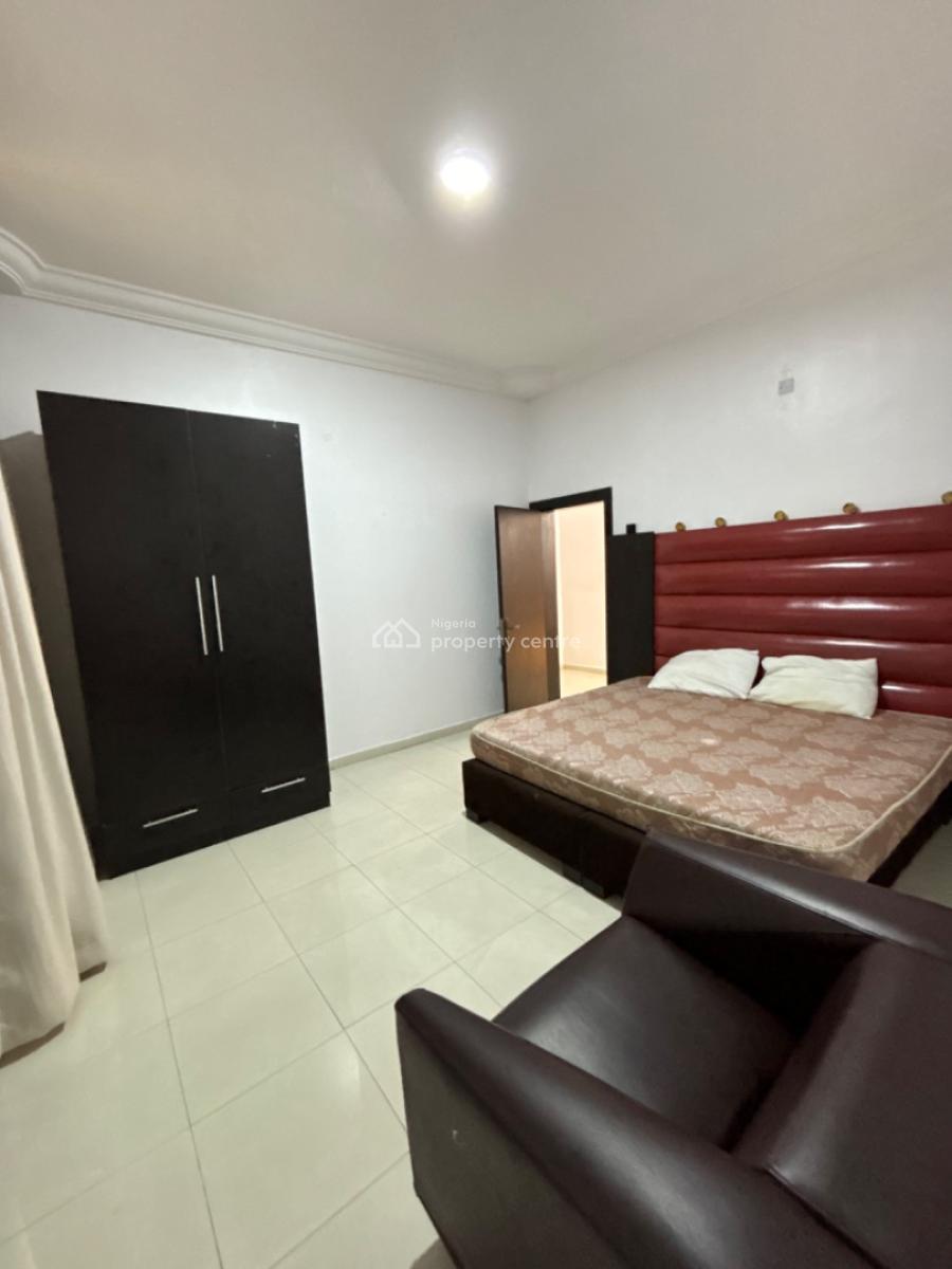 Very Spacious 3 Bedroom Apartment (unfurnished), Lekki Phase 1, Lekki, Lagos, Flat / Apartment for Rent