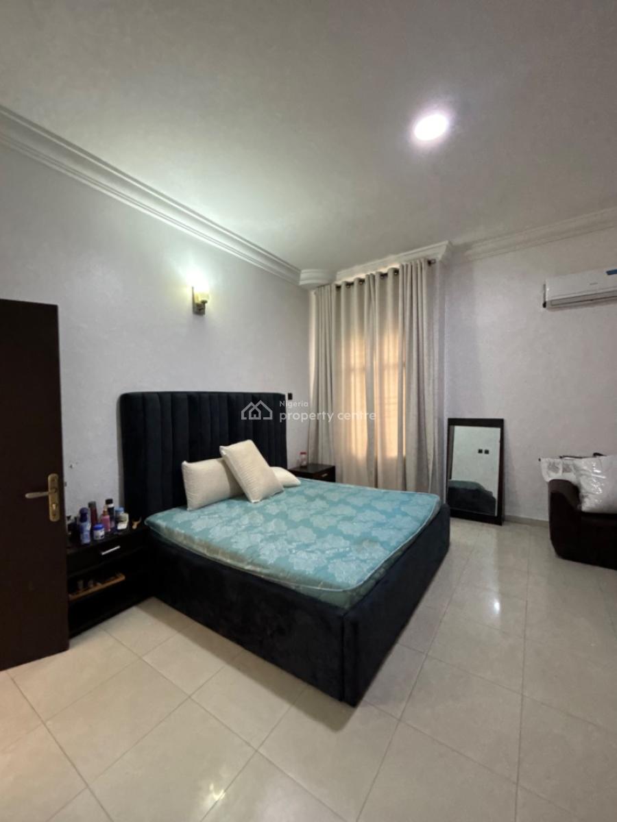Very Spacious 3 Bedroom Apartment (unfurnished), Lekki Phase 1, Lekki, Lagos, Flat / Apartment for Rent