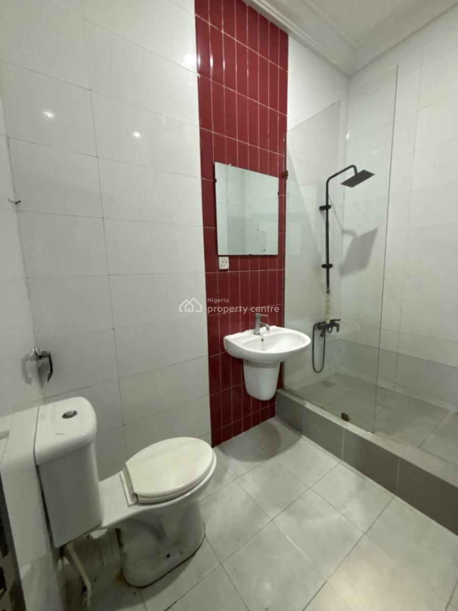 Very Spacious 3 Bedroom Apartment (unfurnished), Lekki Phase 1, Lekki, Lagos, Flat / Apartment for Rent