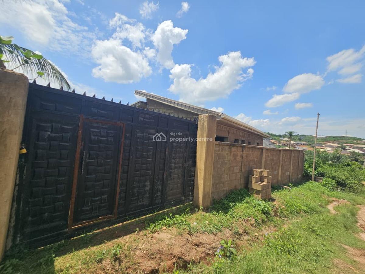 2 Bedroom with Mini-flats for Investment, Magbon, Abeokuta, Abeokuta South, Ogun, Block of Flats for Sale