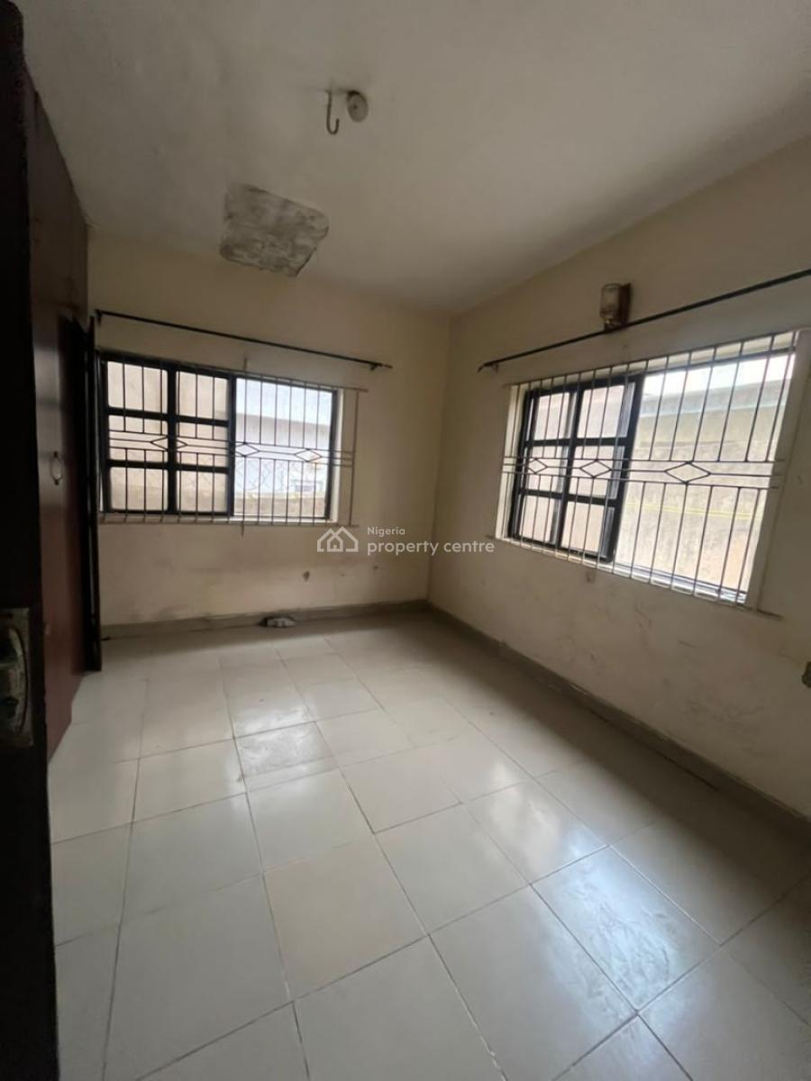 Decent 2 Bedroom Flat, Magodo, Gra Phase 1, Magodo, Lagos, Flat / Apartment for Rent