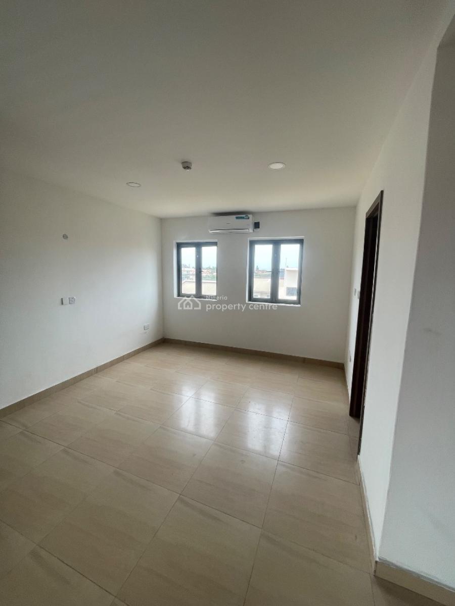 Spacious 2 Bedroom  Apartment with Bq and Elevator and Solar, Cctv Cameras, Lekki Phase 1, Lekki, Lagos, Flat / Apartment for Rent