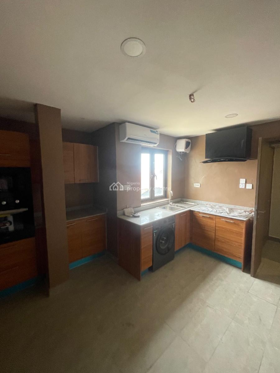 Spacious 2 Bedroom  Apartment with Bq and Elevator and Solar, Cctv Cameras, Lekki Phase 1, Lekki, Lagos, Flat / Apartment for Rent