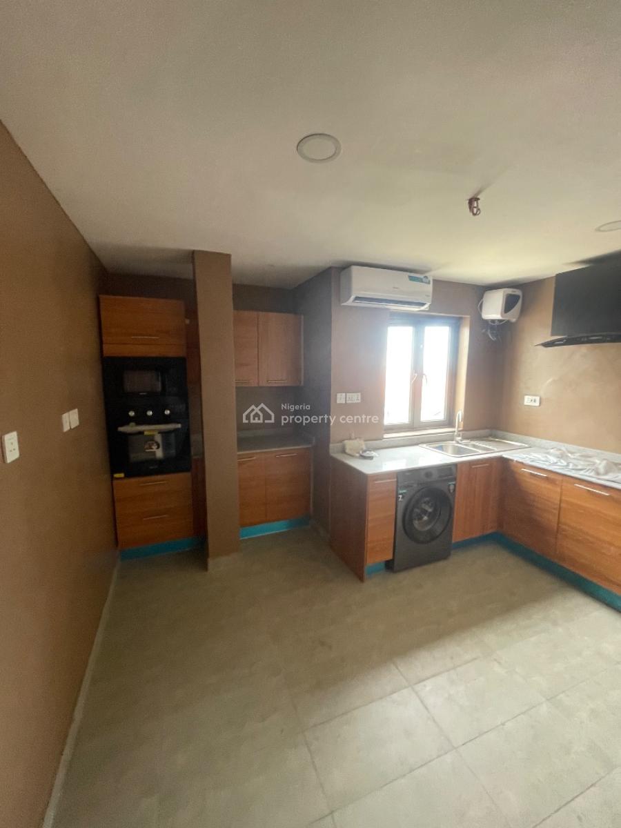 Spacious 2 Bedroom  Apartment with Bq and Elevator and Solar, Cctv Cameras, Lekki Phase 1, Lekki, Lagos, Flat / Apartment for Rent