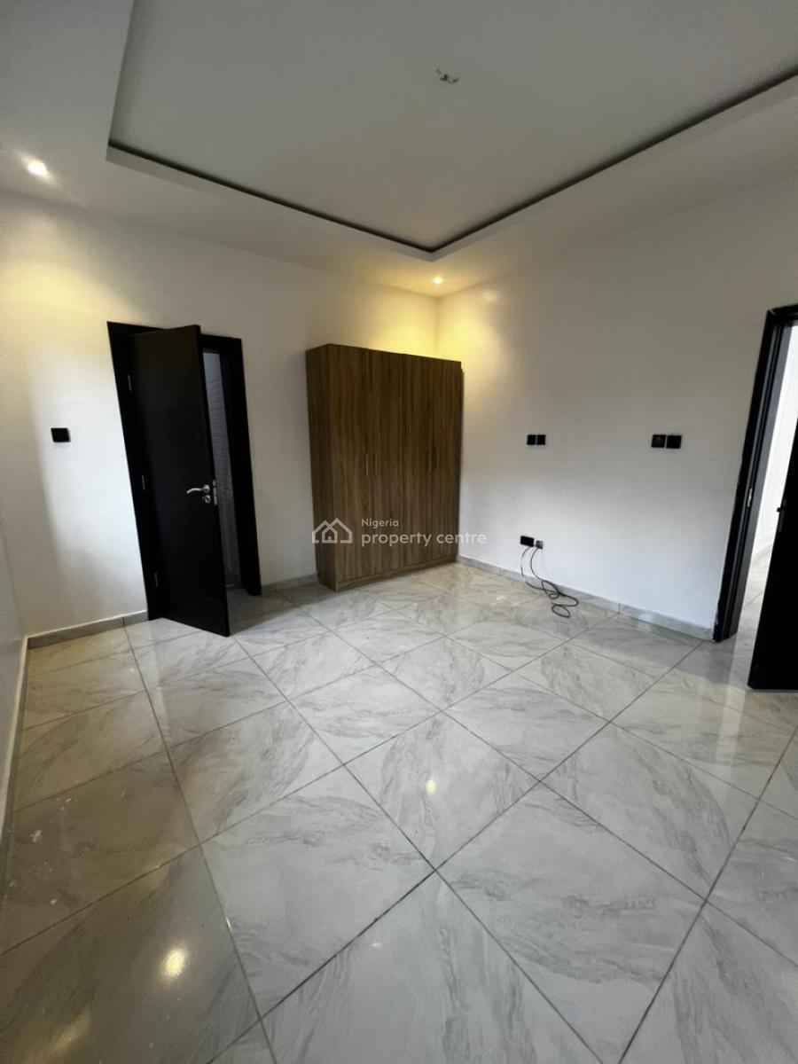 2 Bedroom Apartment  Fully Serviced  Pool  Elevator, Freedom Way, Lekki Phase 1, Lekki, Lagos, Flat / Apartment for Rent