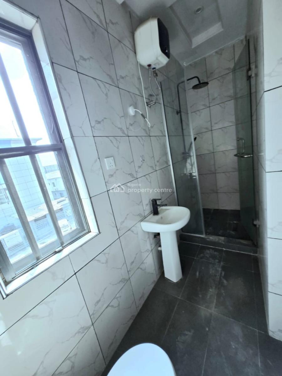 Luxury and Well Maintained 3 Bedroom Maisonette, Lekki Phase 1, Lekki, Lagos, Terraced Duplex for Sale