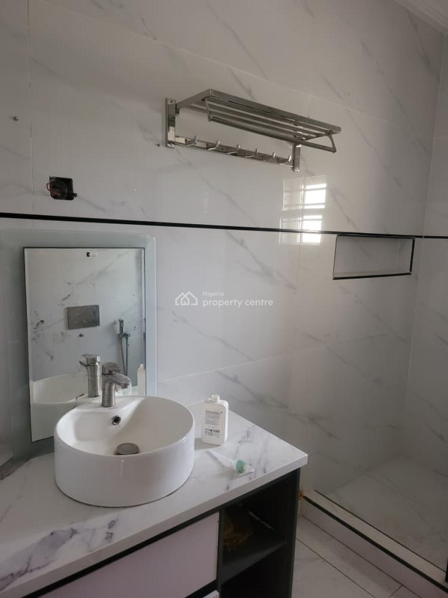 4-bedroom Duplex with 2-room Bq & an Home Office, Lekki Phase 1, Lekki, Lagos, Flat / Apartment for Rent