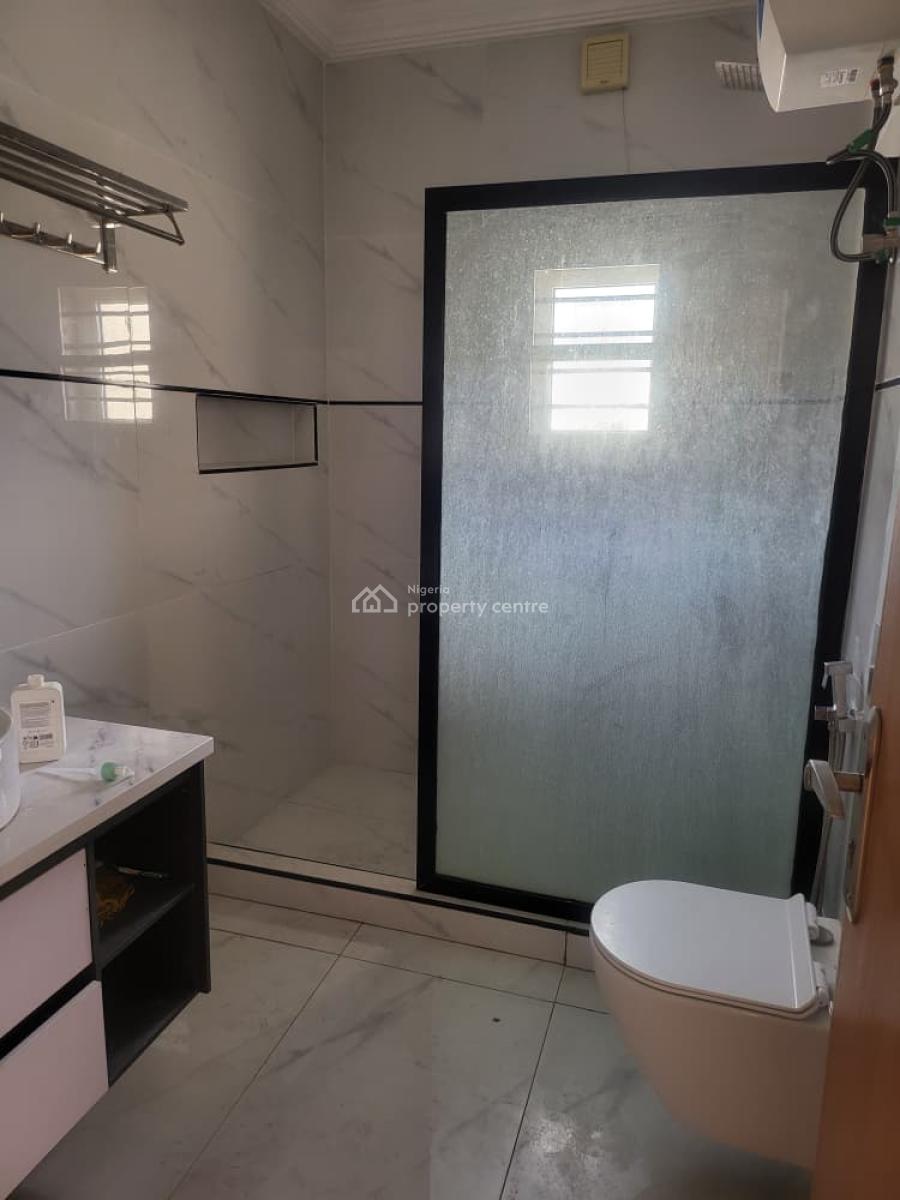 4-bedroom Duplex with 2-room Bq & an Home Office, Lekki Phase 1, Lekki, Lagos, Flat / Apartment for Rent