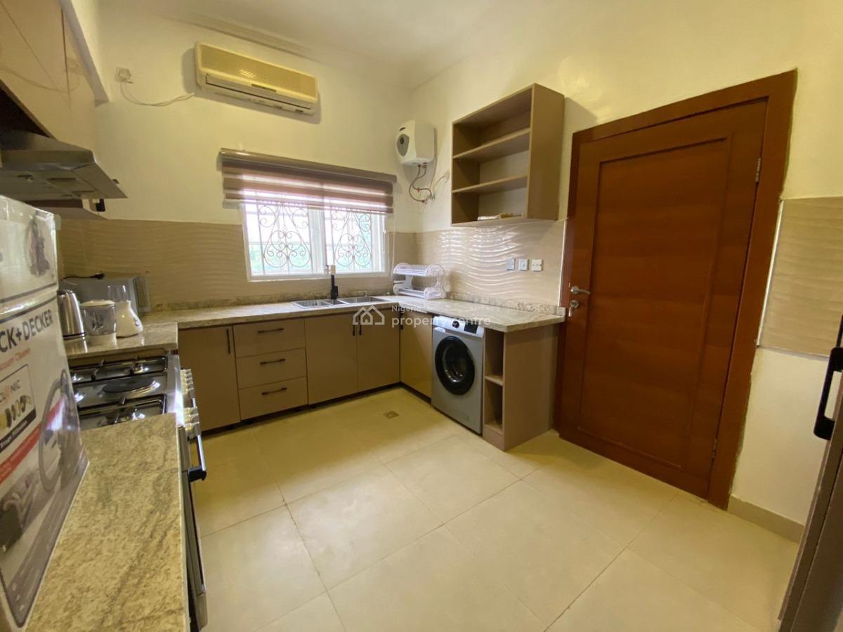 a Very Good & Fully Serviced 3-bedroom Flat + 1bq, Aso-drive, Maitama District, Abuja, Flat / Apartment for Rent