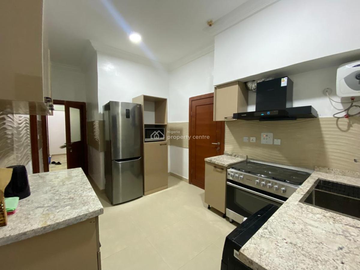 a Very Good & Fully Serviced 3-bedroom Flat + 1bq, Aso-drive, Maitama District, Abuja, Flat / Apartment for Rent