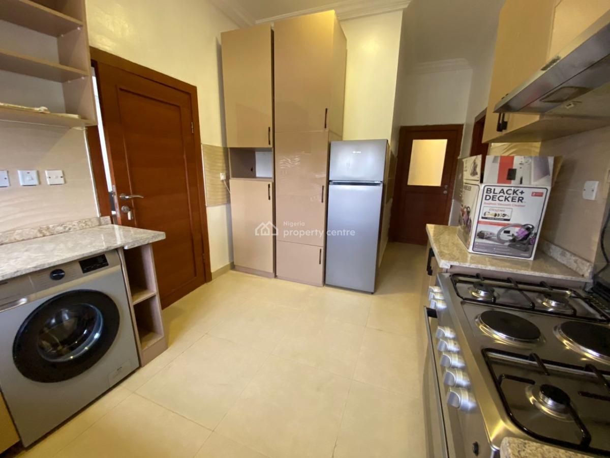 a Very Good & Fully Serviced 3-bedroom Flat + 1bq, Aso-drive, Maitama District, Abuja, Flat / Apartment for Rent