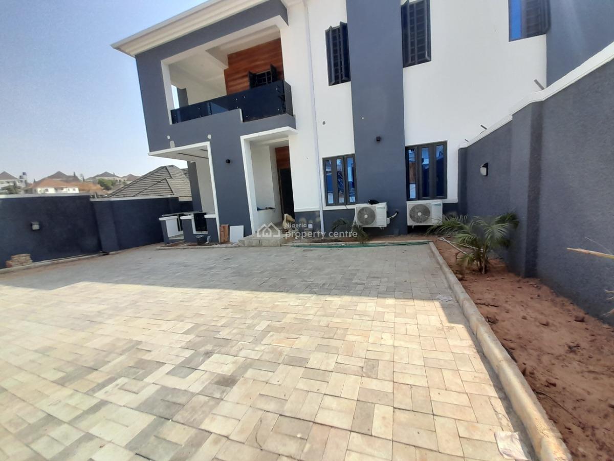 Majestic 4-bedroom Semi-detached Duplex with Bq & Swimming Pool, Asokoro District, Abuja, Semi-detached Duplex for Rent