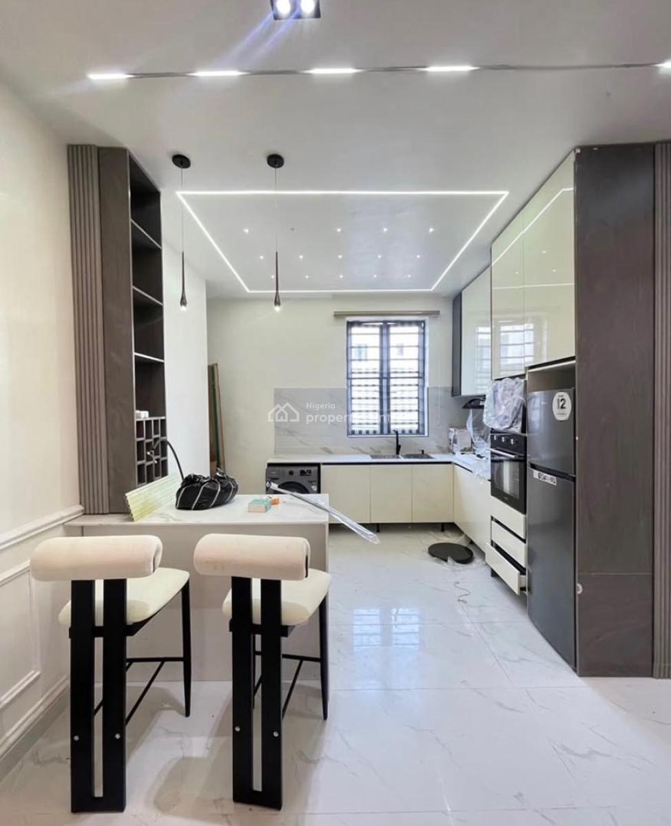 3 Bedroom Apartment with Elevator Pool and Gym, Lekki Phase 1, Lekki, Lagos, Flat / Apartment for Sale