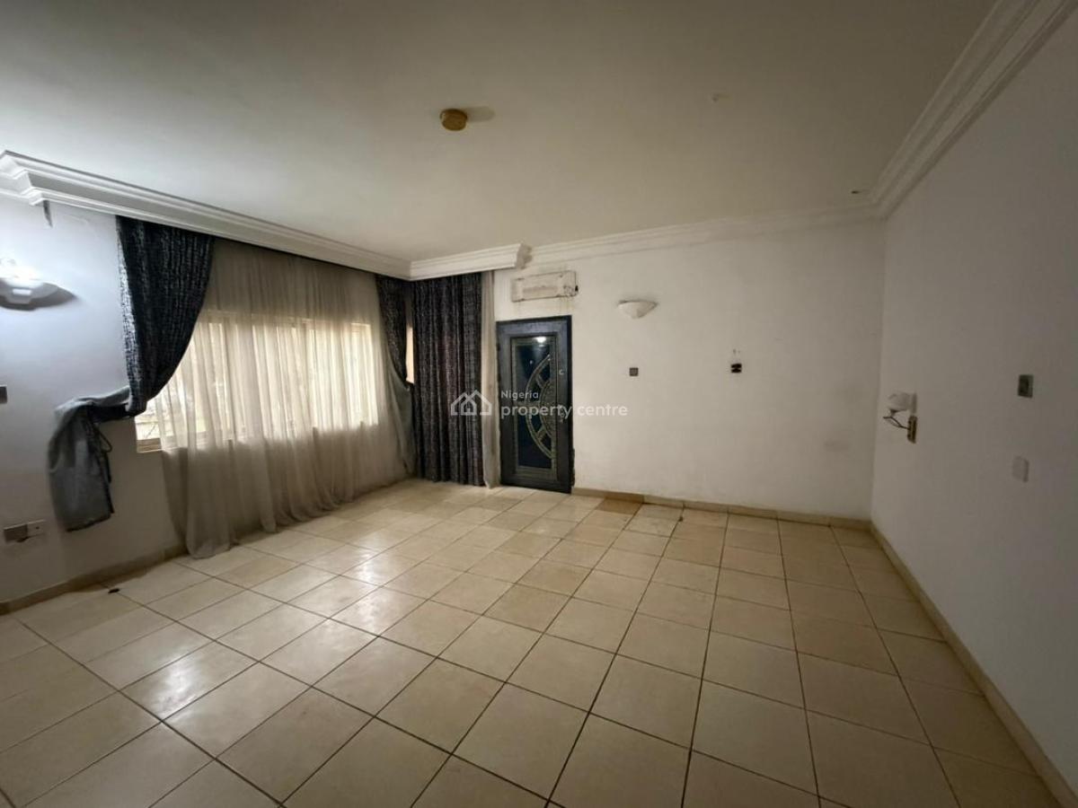Spacious and Servicez 3 Bedroom Flat, Off Ibb Boulevard, Maitama District, Abuja, Flat / Apartment for Rent