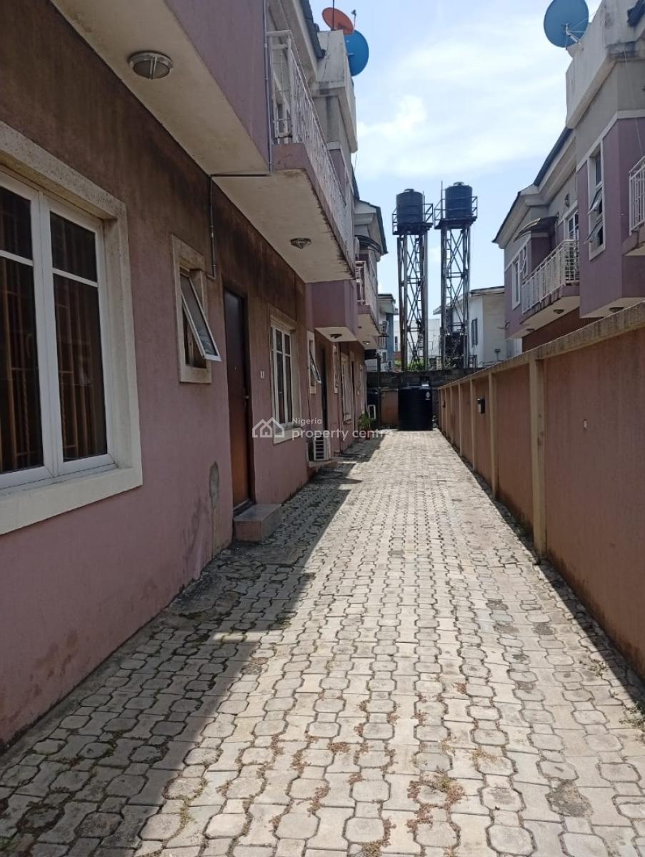 Self Service Up Flat 2 Bedroom, Lekki Phase 1, Lekki, Lagos, Flat / Apartment for Rent