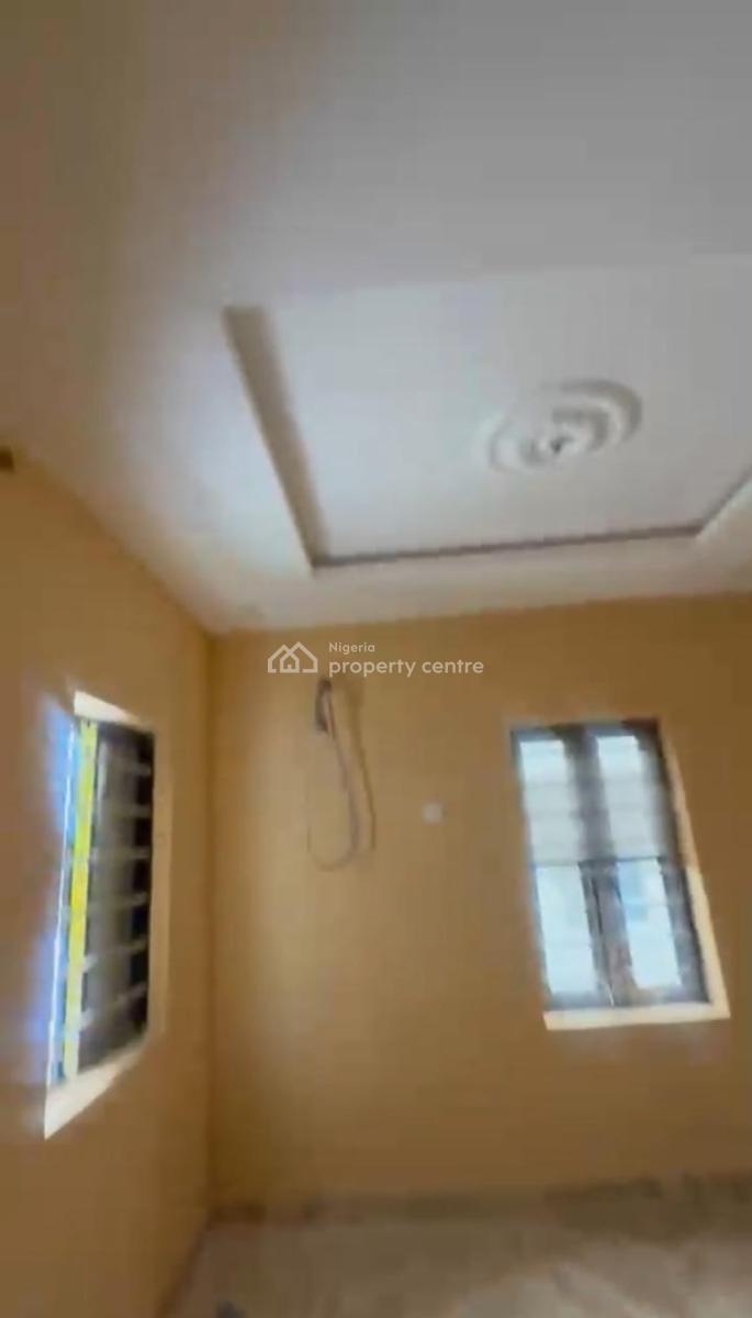 Lovely 3 Bedroom Flat, Ijesha, Surulere, Lagos, Flat / Apartment for Rent