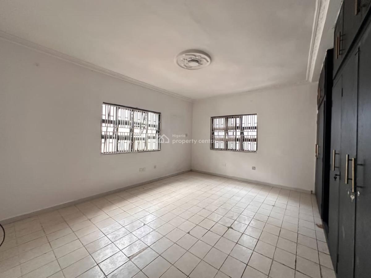 1-bedroom Apartment (upstairs), Lekki Phase 1, Lekki, Lagos, Mini Flat (room and Parlour) for Rent