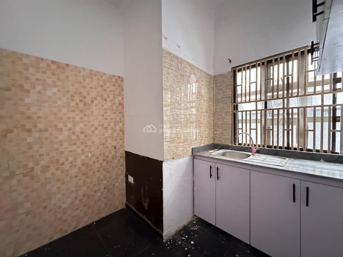 1-bedroom Apartment (upstairs), Lekki Phase 1, Lekki, Lagos, Mini Flat (room and Parlour) for Rent