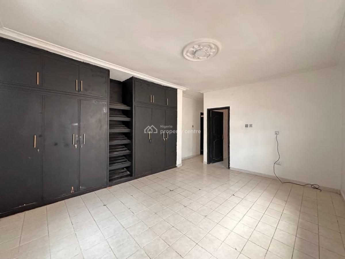1-bedroom Apartment (upstairs), Lekki Phase 1, Lekki, Lagos, Mini Flat (room and Parlour) for Rent
