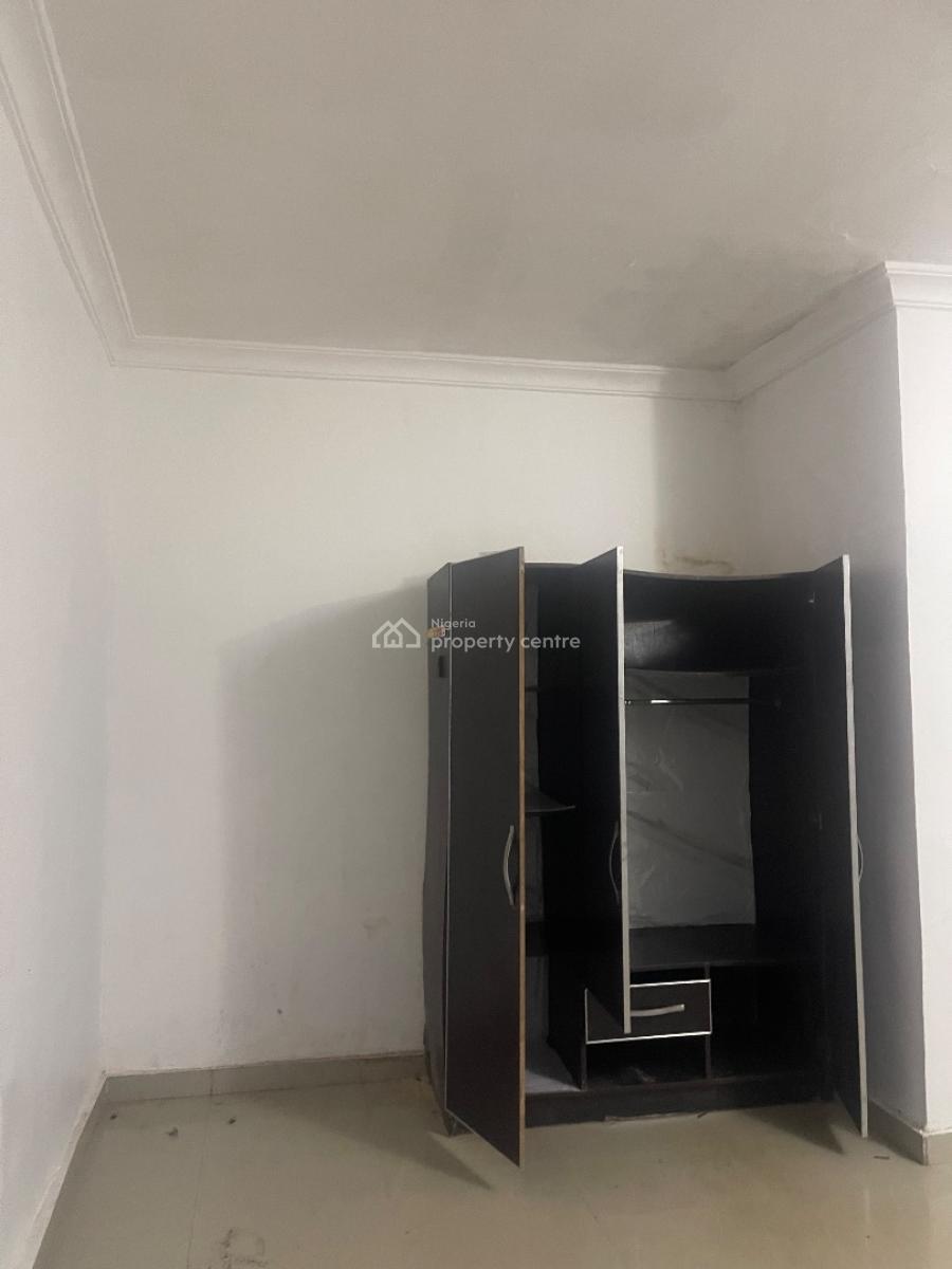 Room Available in a Shared Apartment, Meadowhall Way, Ikate, Lekki, Lagos, Flat / Apartment for Rent