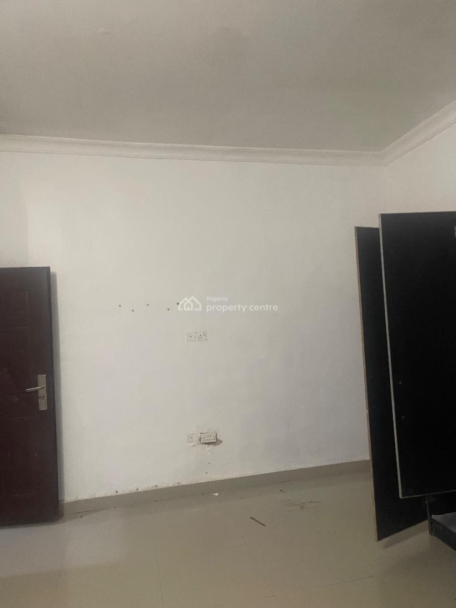 Room Available in a Shared Apartment, Meadowhall Way, Ikate, Lekki, Lagos, Flat / Apartment for Rent