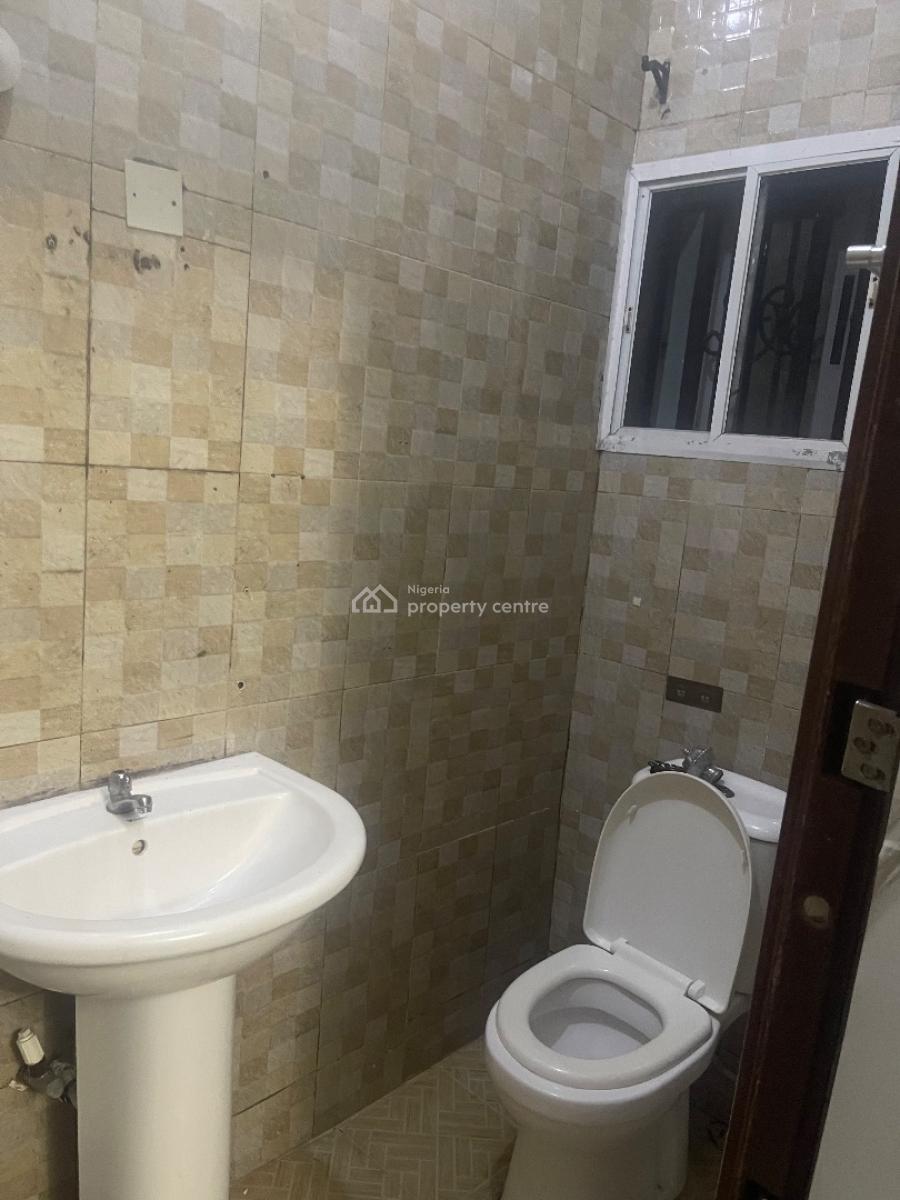 Room Available in a Shared Apartment, Meadowhall Way, Ikate, Lekki, Lagos, Flat / Apartment for Rent