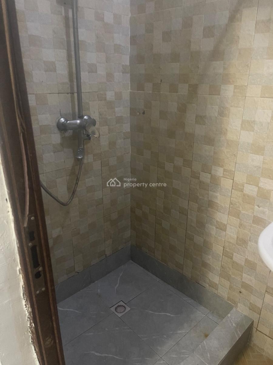 Room Available in a Shared Apartment, Meadowhall Way, Ikate, Lekki, Lagos, Flat / Apartment for Rent