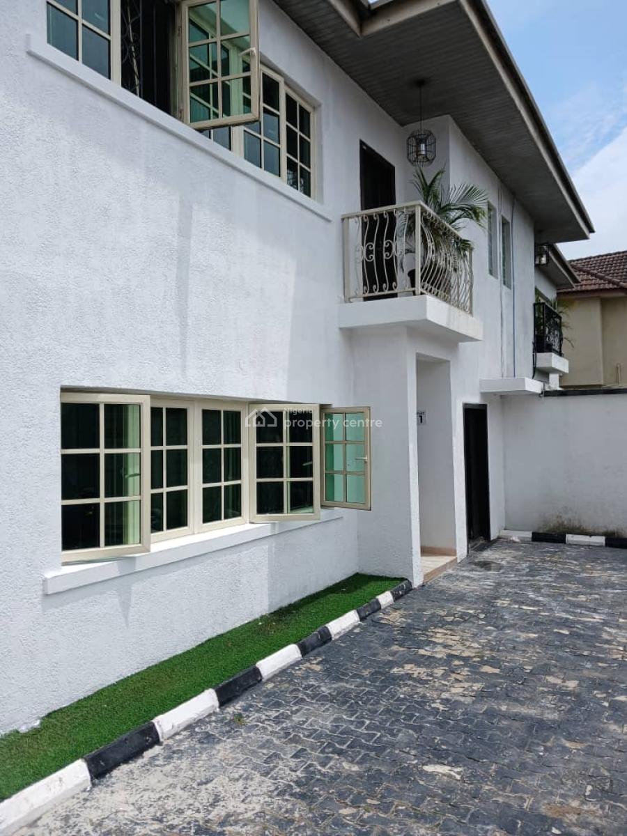 4 Units of Newly Renovated 2 Bedroom Apartment, Lekki Phase 1, Lekki, Lagos, Flat / Apartment for Rent