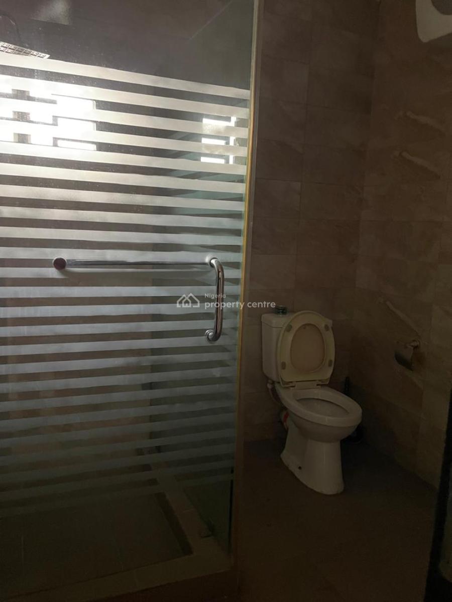 Decent and Well Renovated 4 Bedrooms Terrace Duplex, Chevron, Lekki, Lagos, Terraced Duplex for Rent