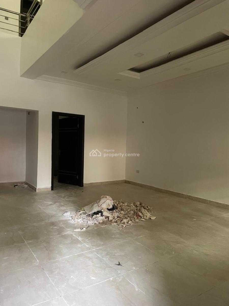 Decent and Well Renovated 4 Bedrooms Terrace Duplex, Chevron, Lekki, Lagos, Terraced Duplex for Rent