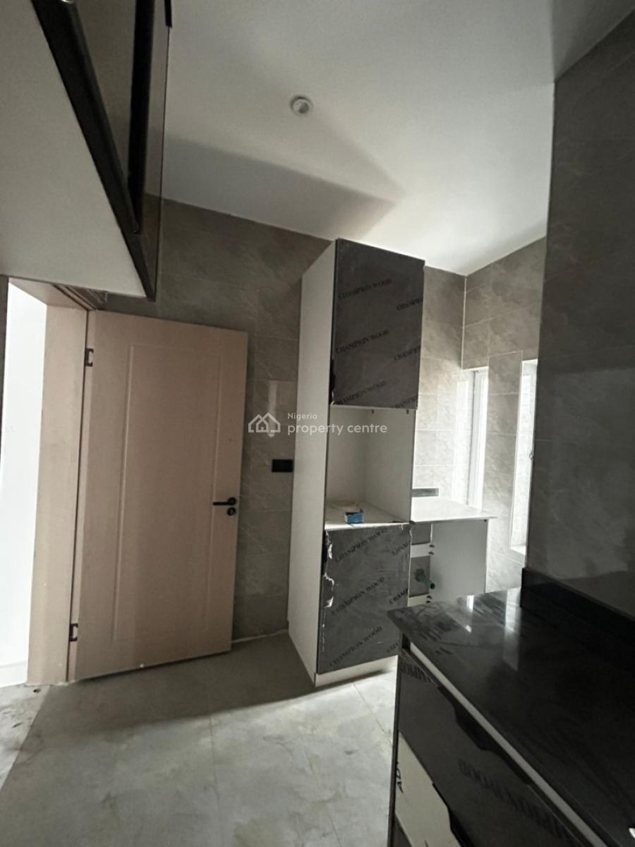 Luxury 2bedroom Apartment for Long Lease, Sabo, Yaba, Lagos, Block of Flats for Sale