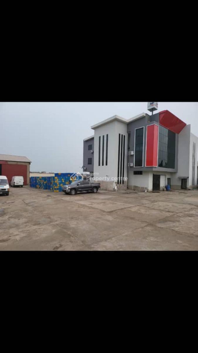 a Massive Warehouse on 3239sqm of Land with Warehouse of 1700sqm Floor, Boluwaji,, Challenge, Ibadan, Oyo, Warehouse for Sale