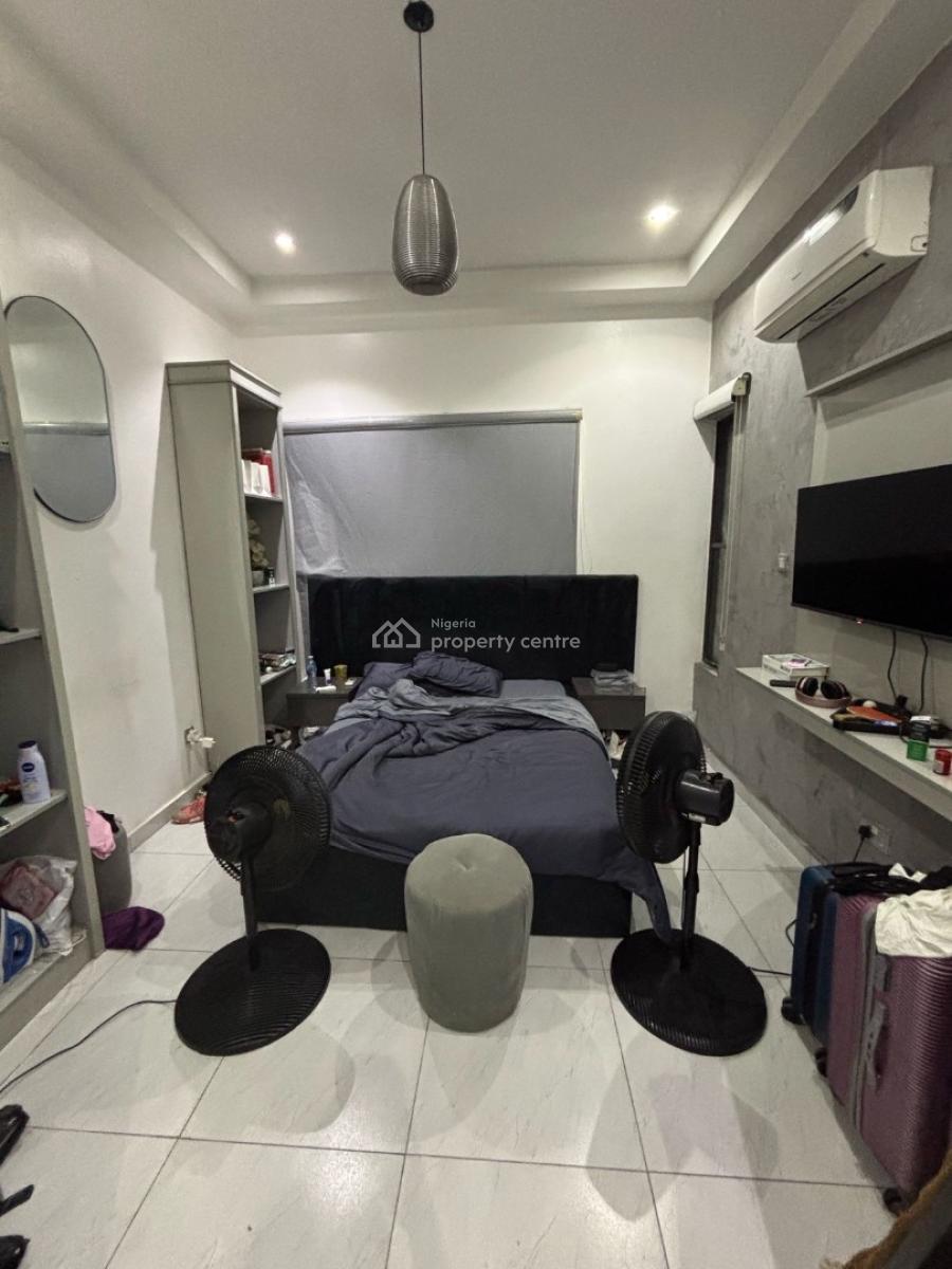 Luxurious  and Spacious 4 Bedroom Terrace Duplex with Ample Parking, Lekki Phase 1, Lekki, Lagos, Terraced Duplex for Sale