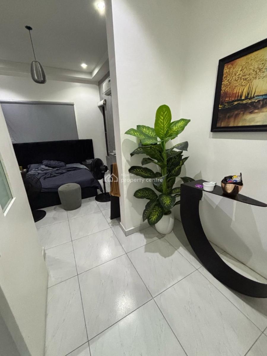 Luxurious  and Spacious 4 Bedroom Terrace Duplex with Ample Parking, Lekki Phase 1, Lekki, Lagos, Terraced Duplex for Sale