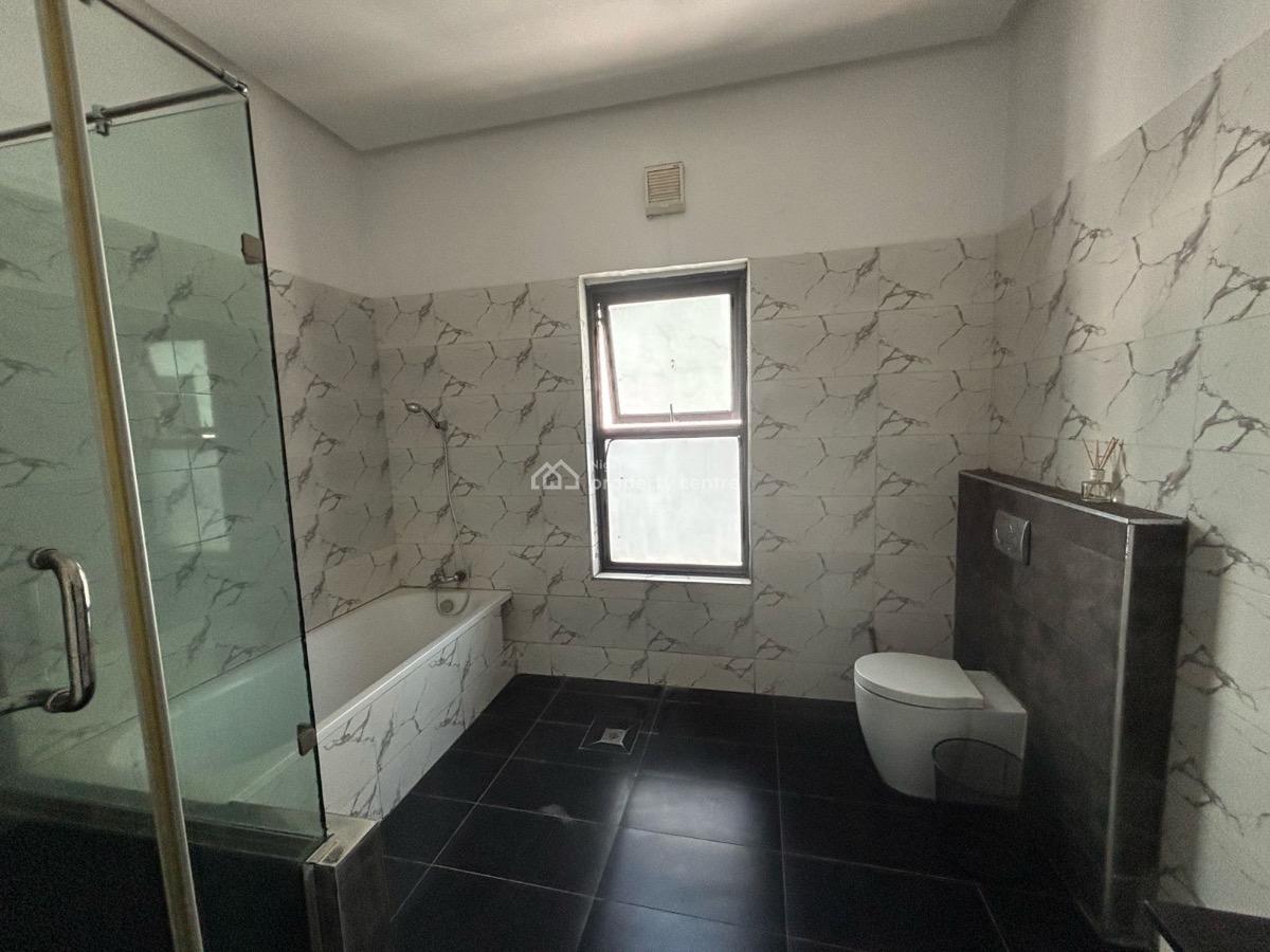 Luxurious  and Spacious 4 Bedroom Terrace Duplex with Ample Parking, Lekki Phase 1, Lekki, Lagos, Terraced Duplex for Sale