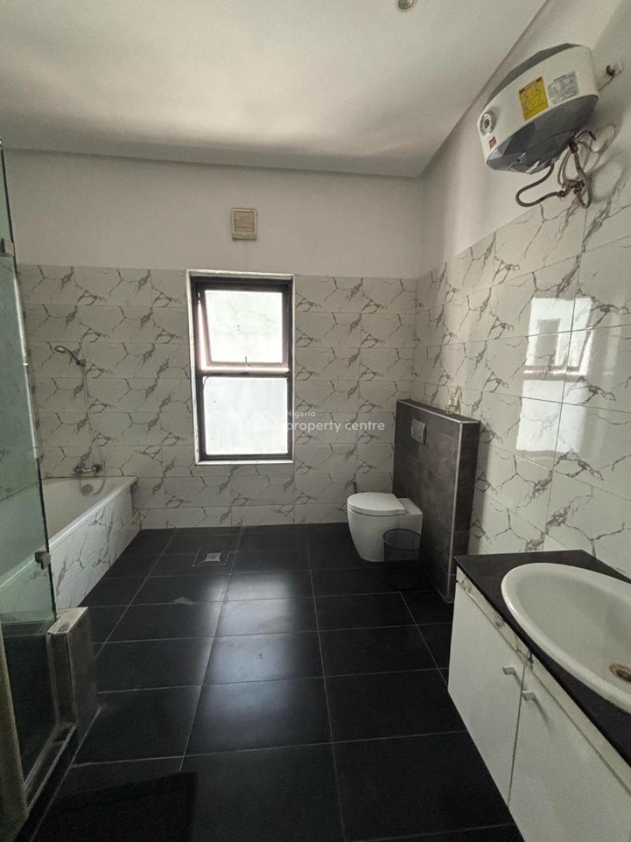Luxurious  and Spacious 4 Bedroom Terrace Duplex with Ample Parking, Lekki Phase 1, Lekki, Lagos, Terraced Duplex for Sale