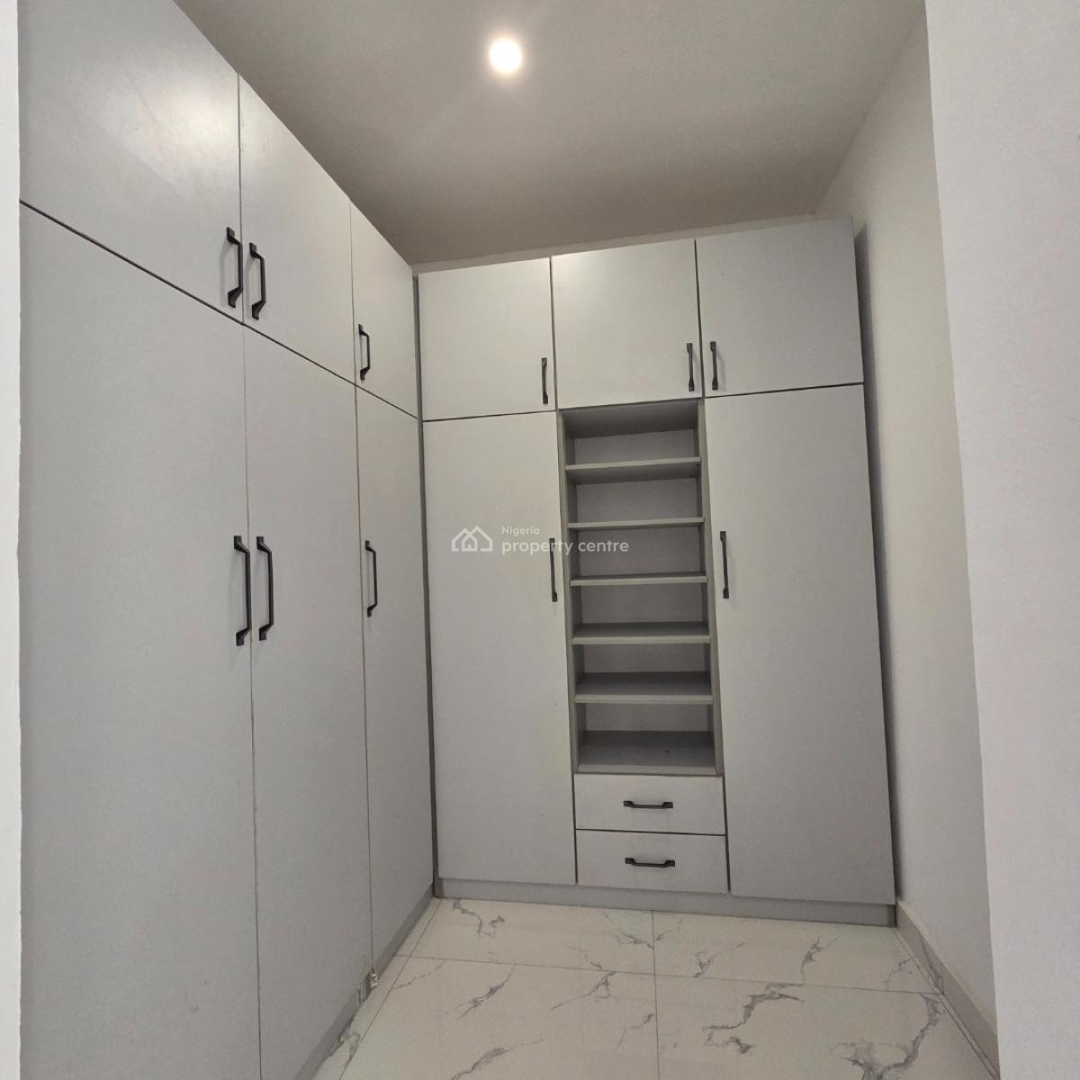 3 Bedroom Apartment with Swimming Pool, Gym, Elevator, Adeniyi Jones, Ikeja, Lagos, Flat / Apartment for Sale